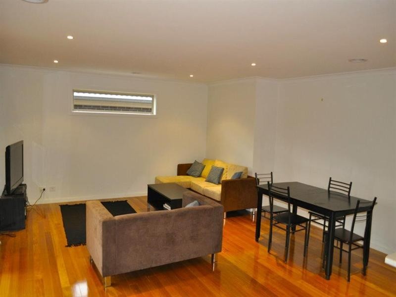 2/68 Bonnie View Road, Croydon North VIC 3136