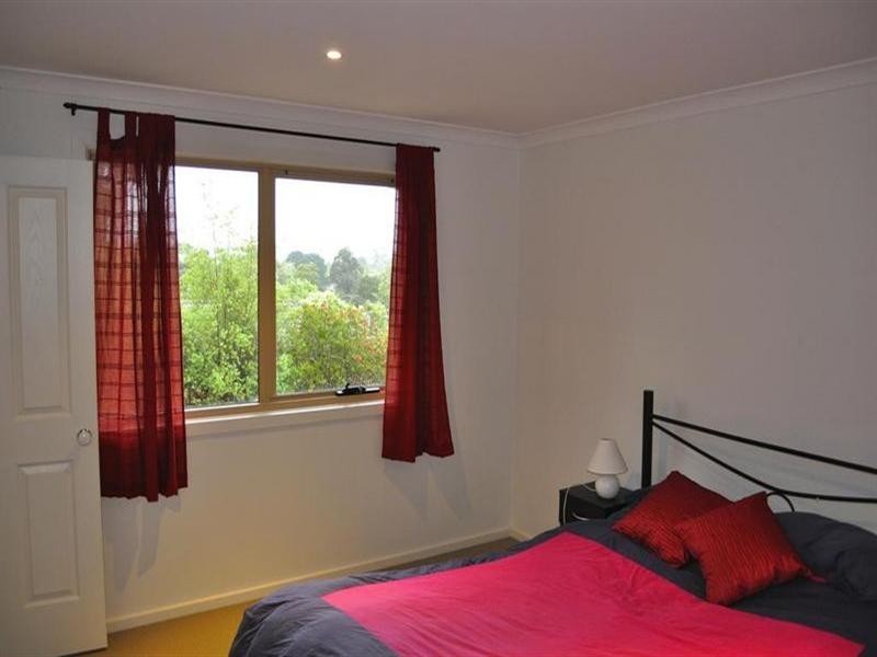 2/68 Bonnie View Road, Croydon North VIC 3136