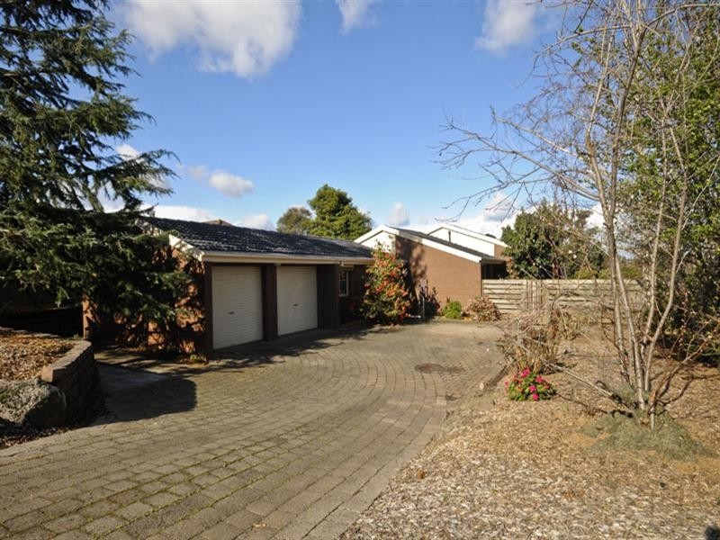 36 Landscape Drive, Mooroolbark VIC 3138