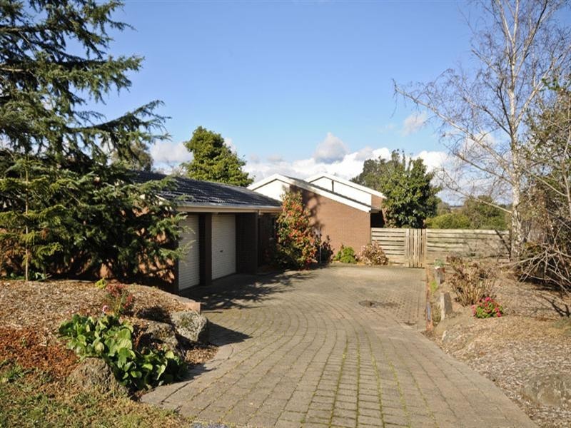 36 Landscape Drive, Mooroolbark VIC 3138