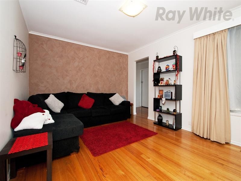 10 Brentwood Avenue, Lalor VIC 3075