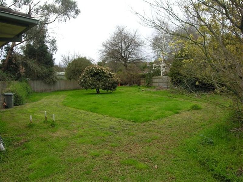 2 Chaparral Court, Mooroolbark VIC 3138