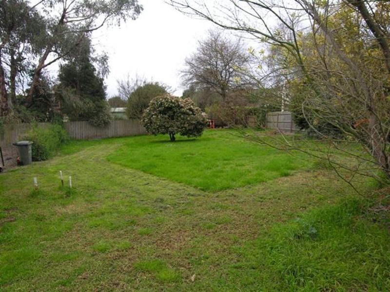 2 Chaparral Court, Mooroolbark VIC 3138