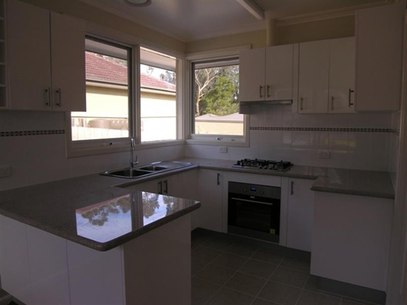 9 Macmillan Street, Mooroolbark VIC 3138