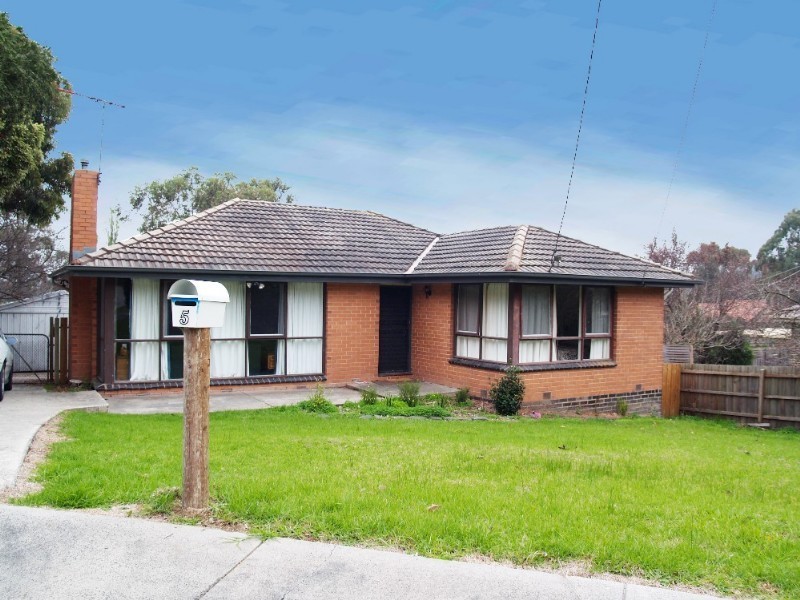 5 Uralla Court, Mooroolbark VIC 3138