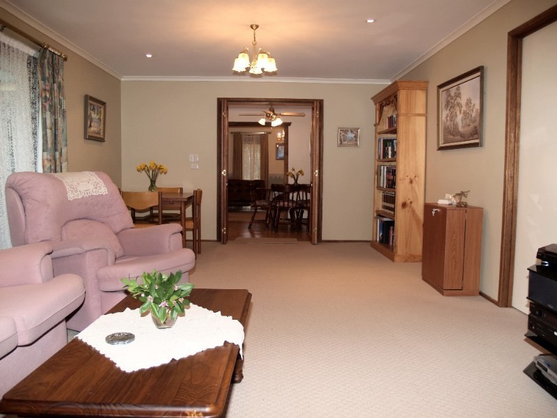 73 Beresford Drive, Boronia VIC 3155