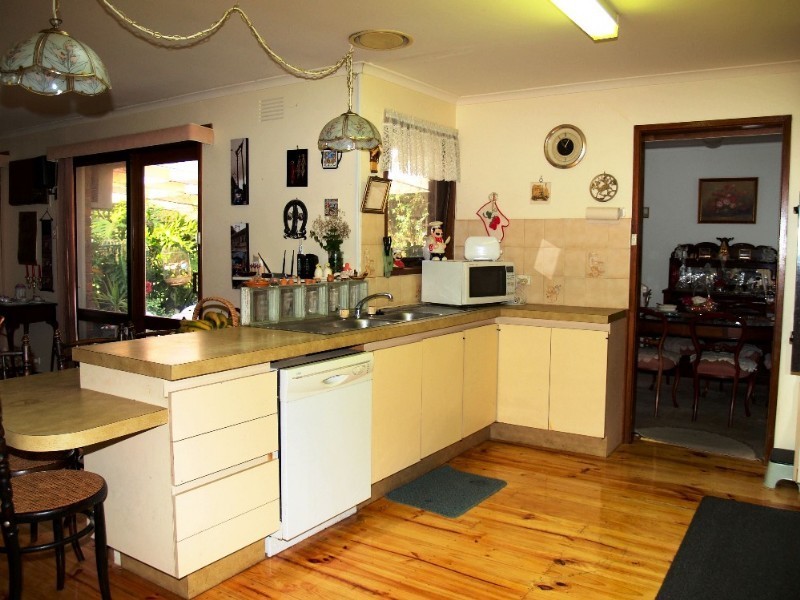 18 Sugarloaf Drive, Chirnside Park VIC 3116