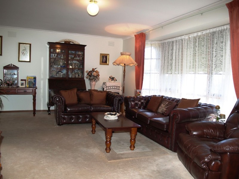 18 Sugarloaf Drive, Chirnside Park VIC 3116