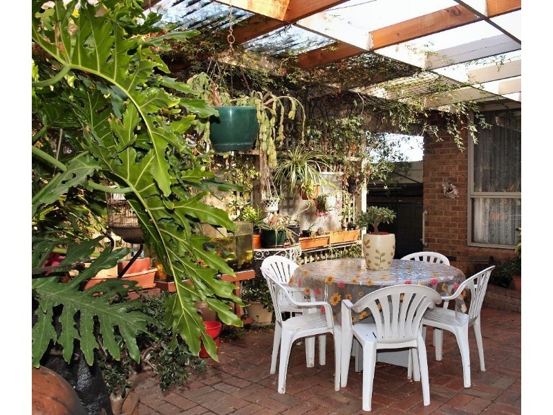 18 Sugarloaf Drive, Chirnside Park VIC 3116