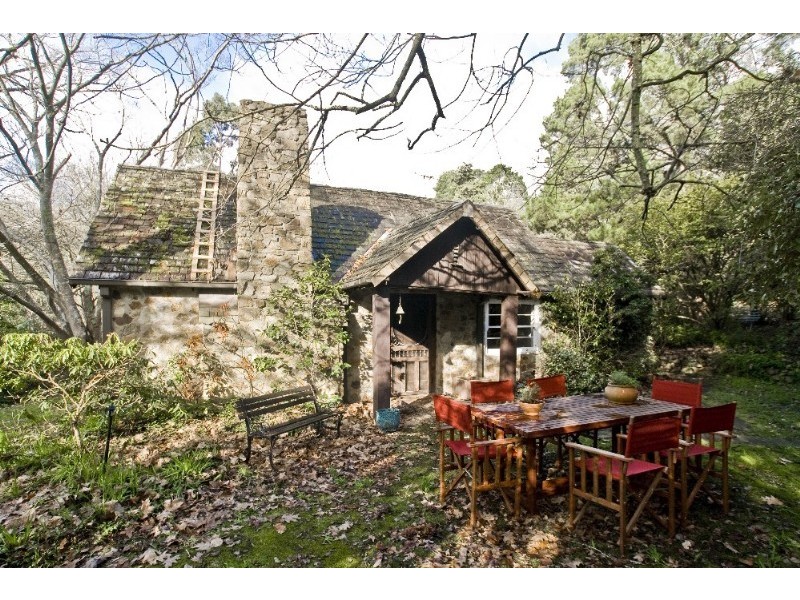 9 Bickleigh Vale Road, Mooroolbark VIC 3138