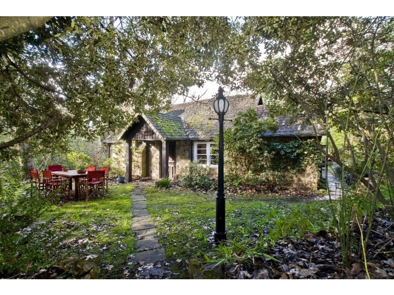 9 Bickleigh Vale Road, Mooroolbark VIC 3138