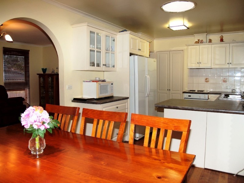 6 Alawara Drive, Mooroolbark VIC 3138