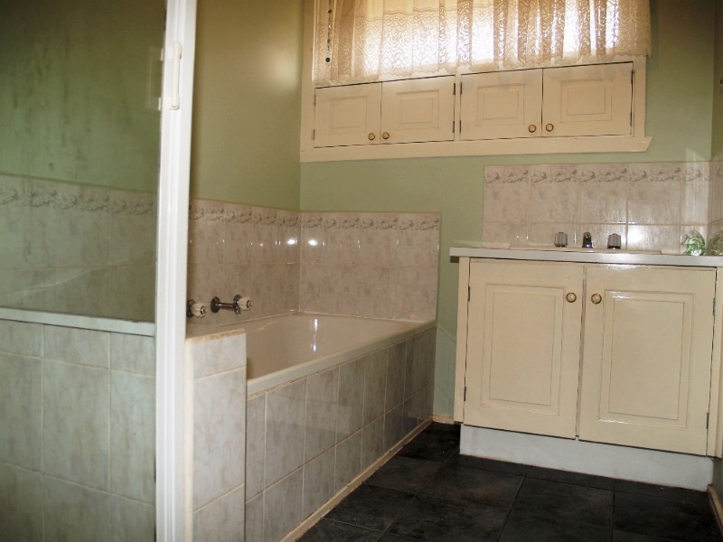 6 Alawara Drive, Mooroolbark VIC 3138