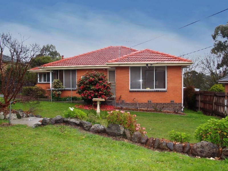 26 Russell Avenue, Mooroolbark VIC 3138