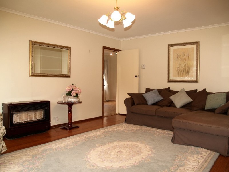 26 Russell Avenue, Mooroolbark VIC 3138