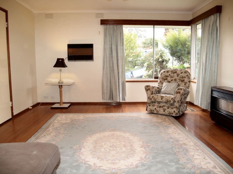 26 Russell Avenue, Mooroolbark VIC 3138