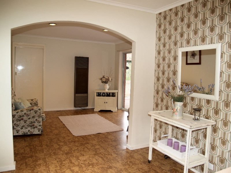 26 Russell Avenue, Mooroolbark VIC 3138