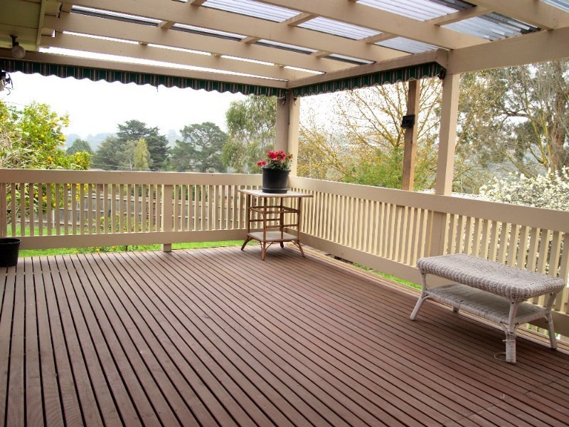 26 Russell Avenue, Mooroolbark VIC 3138