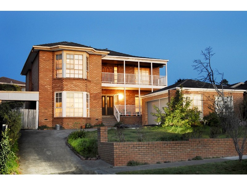 7 Greenbank Drive, Mooroolbark VIC 3138