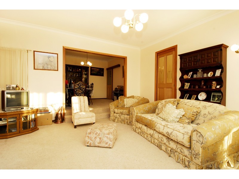 7 Greenbank Drive, Mooroolbark VIC 3138