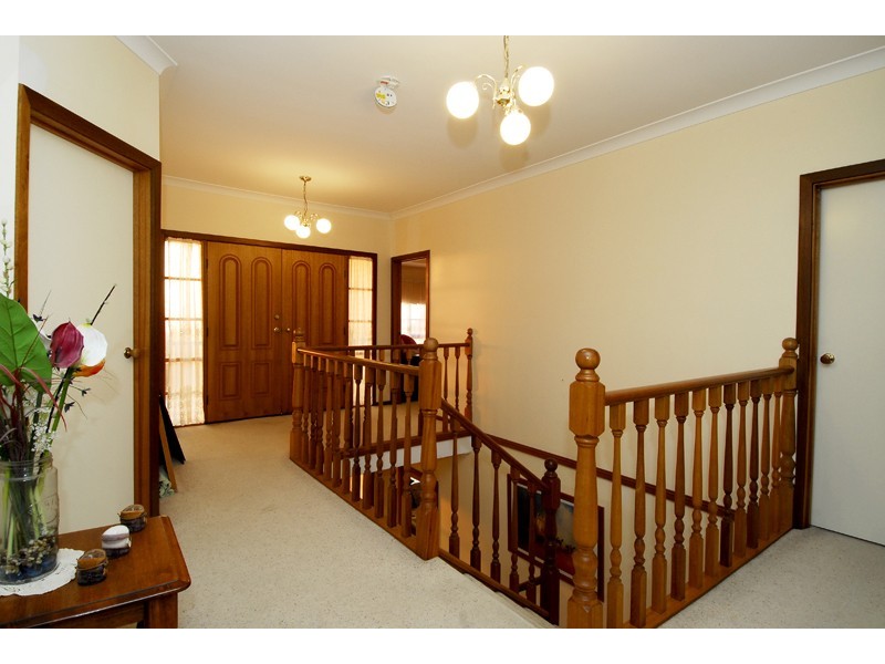 7 Greenbank Drive, Mooroolbark VIC 3138