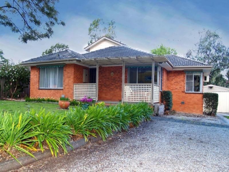 21 Croydondale Drive, Mooroolbark VIC 3138