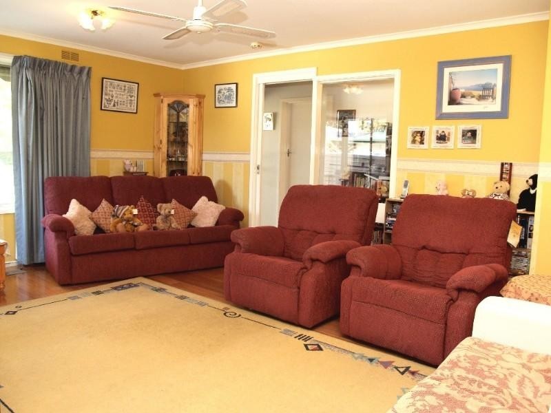 21 Croydondale Drive, Mooroolbark VIC 3138