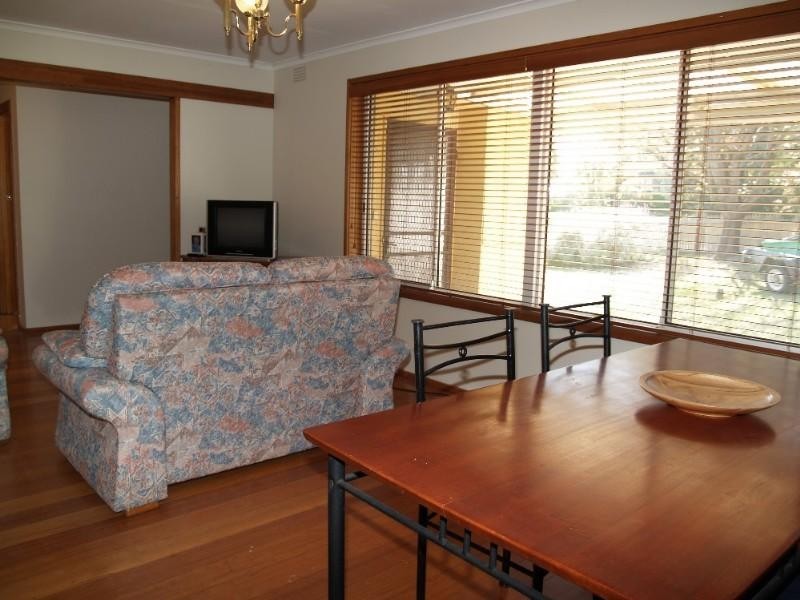 22 Russell Avenue, Mooroolbark VIC 3138