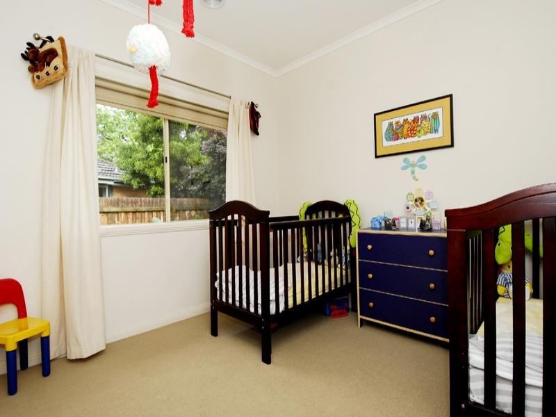 6 Longfellow Avenue, Mooroolbark VIC 3138