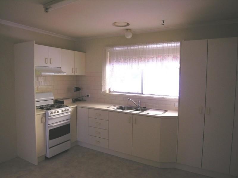 2 Neville Street, Mooroolbark VIC 3138