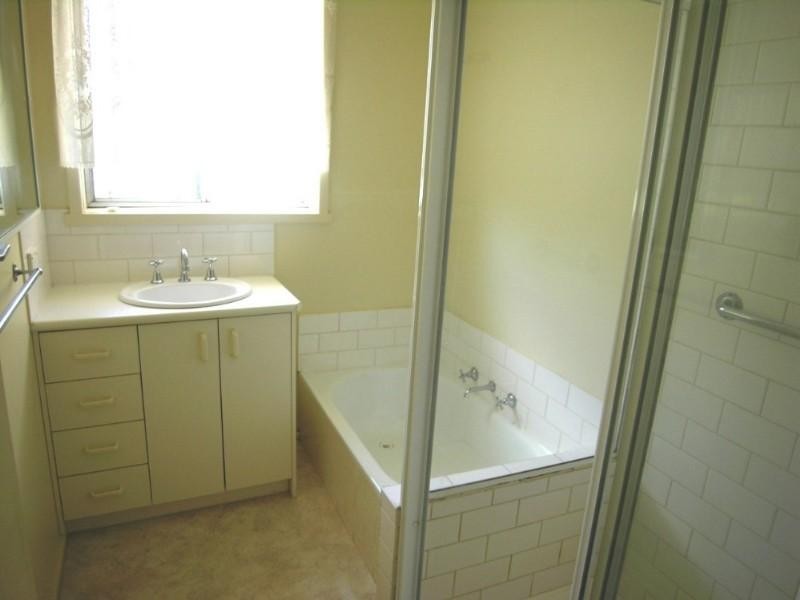 2 Neville Street, Mooroolbark VIC 3138