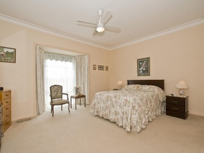 16 Celeste Court, Chirnside Park VIC 3116