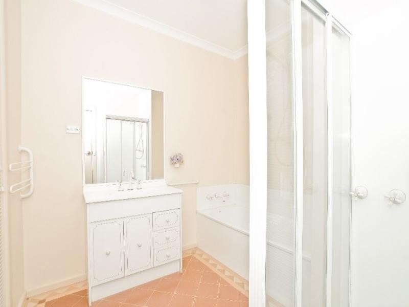 16 Celeste Court, Chirnside Park VIC 3116