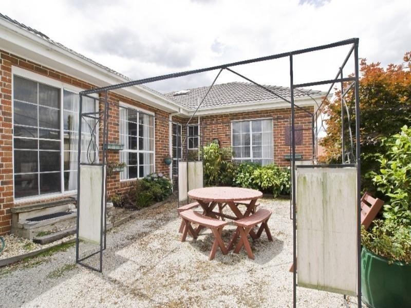 16 Celeste Court, Chirnside Park VIC 3116