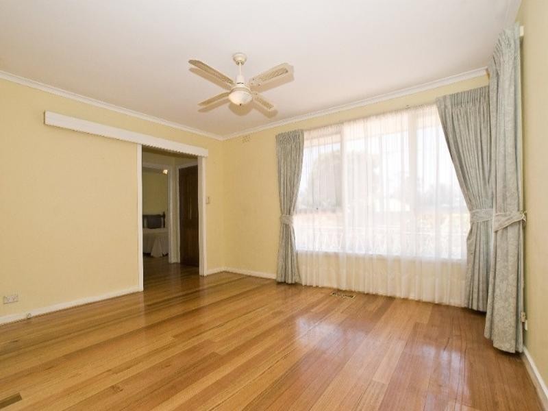 39 Lee-Ann Crescent, Croydon VIC 3136