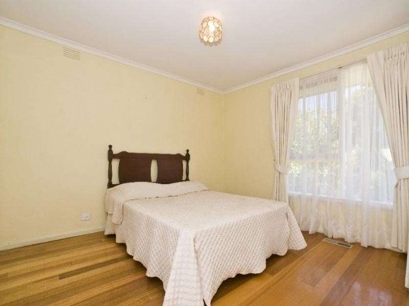 39 Lee-Ann Crescent, Croydon VIC 3136