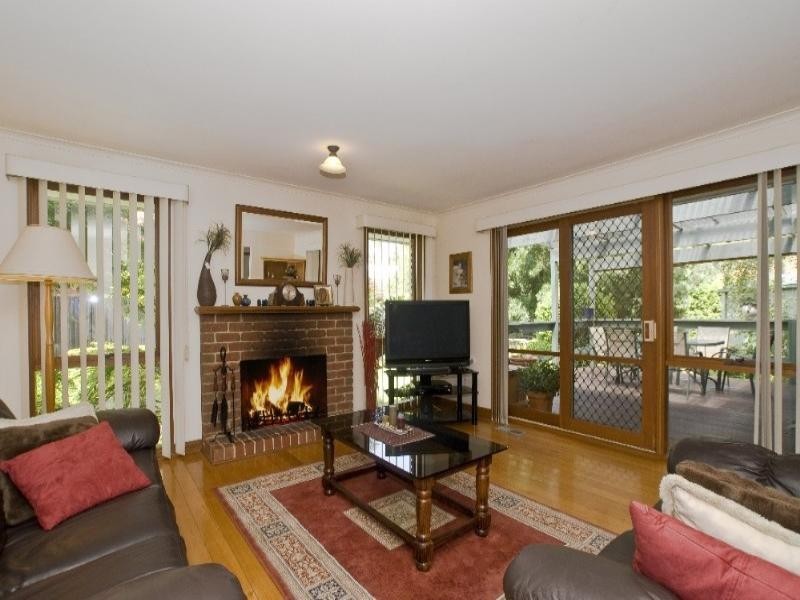 10 Glenview Court, Croydon North VIC 3136