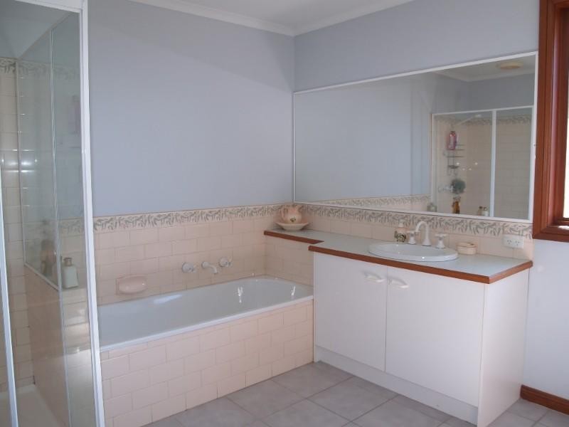 10 Glenview Court, Croydon North VIC 3136