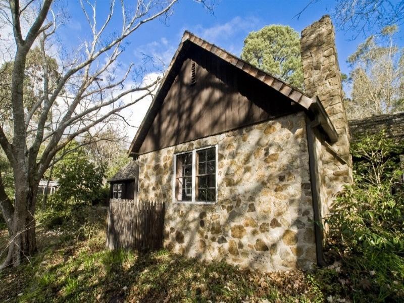 9 Bickleigh Vale Road, Mooroolbark VIC 3138