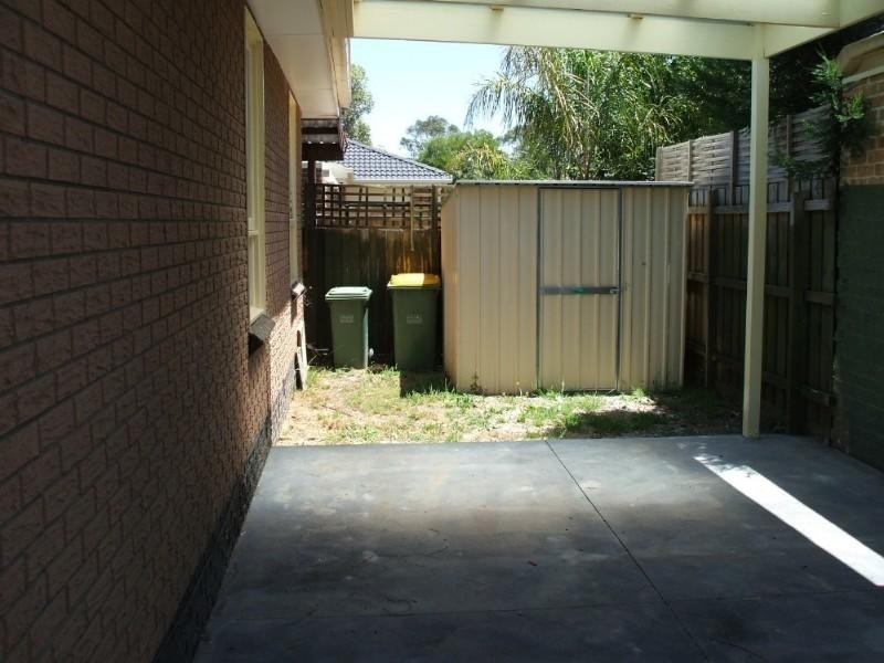8 Wordsworth Street, Mooroolbark VIC 3138