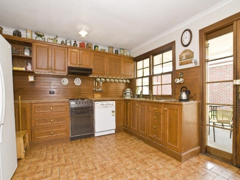 17 Robert Court, Croydon VIC 3136