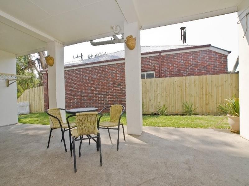 17 Robert Court, Croydon VIC 3136