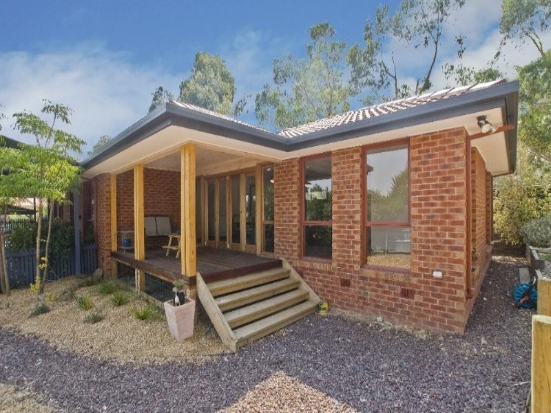 1 Blue Ridge Drive, Mooroolbark VIC 3138