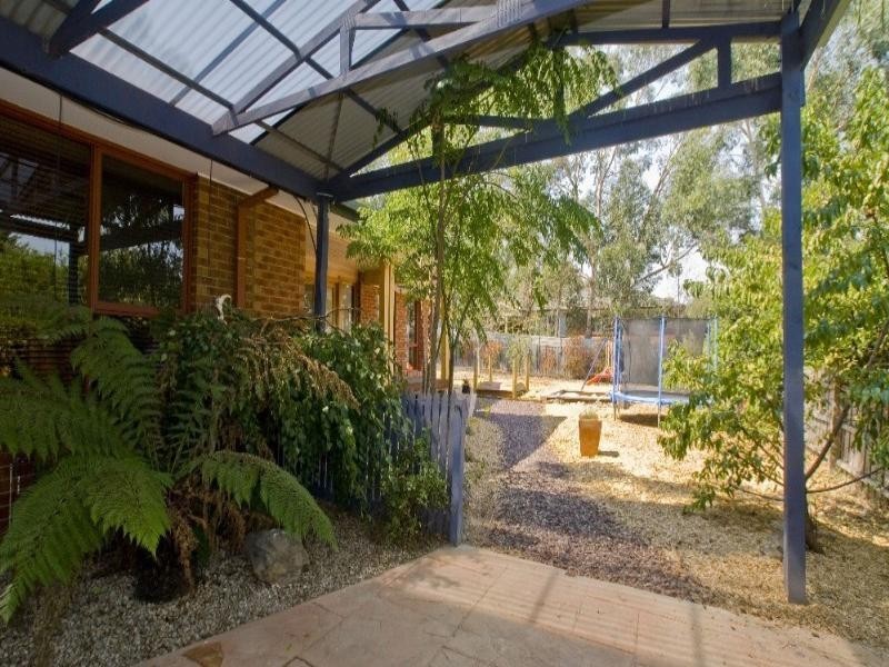 1 Blue Ridge Drive, Mooroolbark VIC 3138