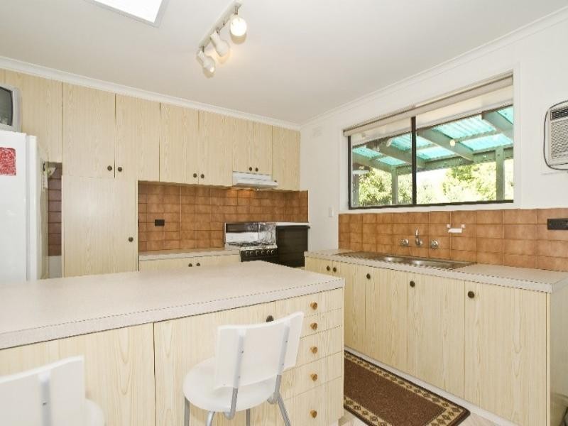 36 Cherylnne Crescent, Kilsyth VIC 3137