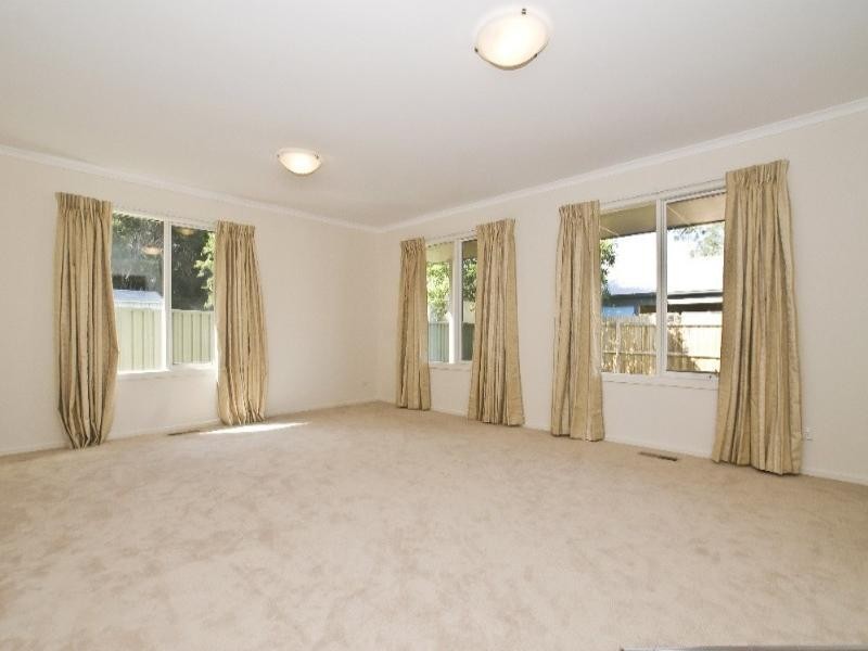 20A Neville Street, Mooroolbark VIC 3138