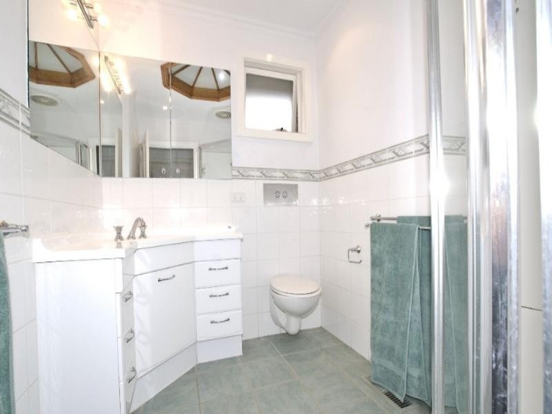 1 Lee-Ann Crescent, Croydon VIC 3136