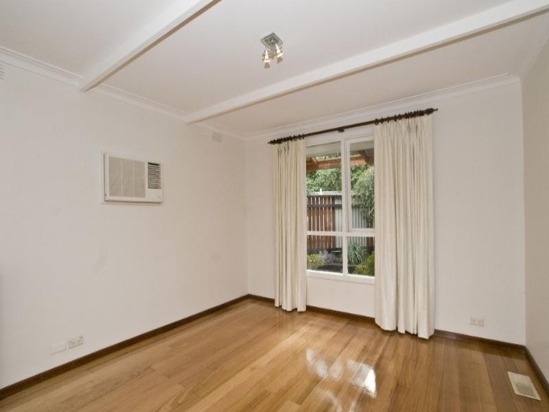 1 Lee-Ann Crescent, Croydon VIC 3136