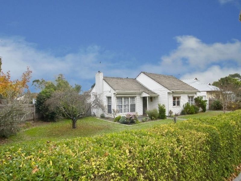 5 Illoura Avenue, Ringwood East VIC 3135