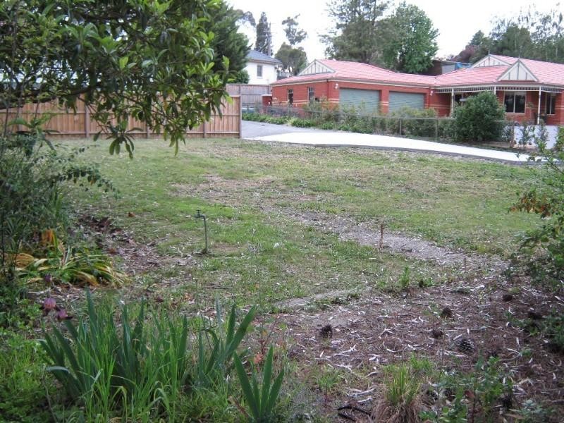 2/348 Warburton Highway, Wandin North VIC 3139